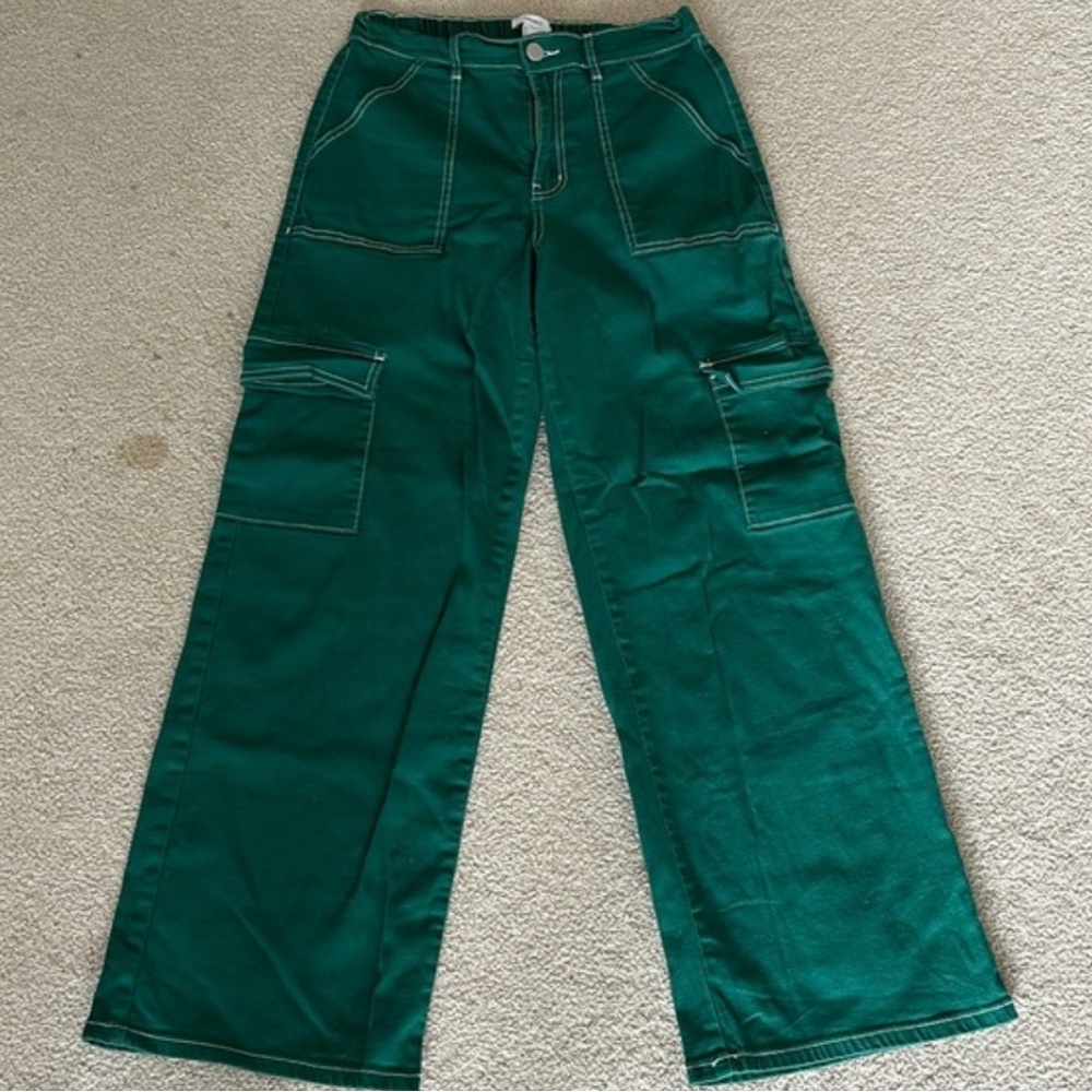 Green cargo pants